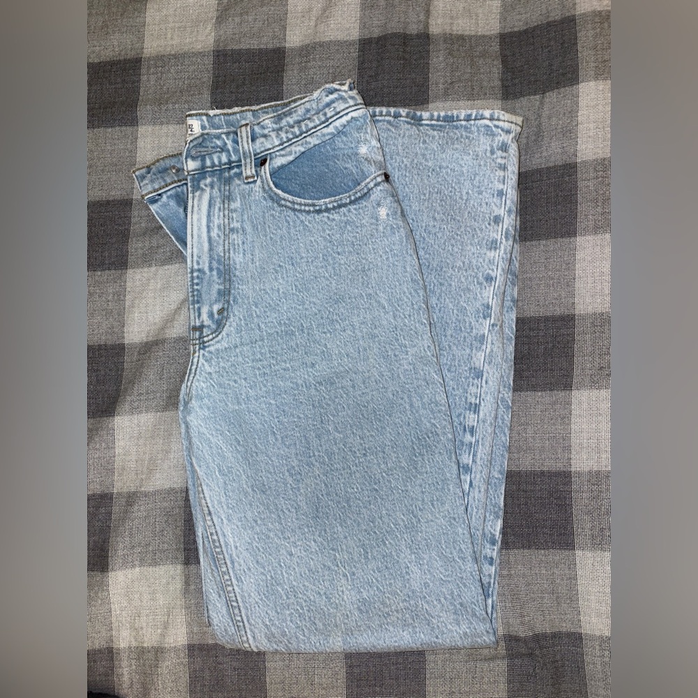 Abercrombie & Fitch - The ‘90s Relaxed Jean - High Rise
